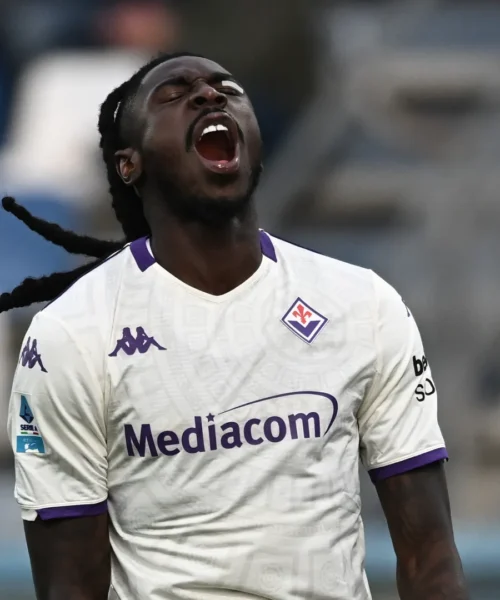 Fiorentina in crisi di nervi, Kean litiga per un rigore. Tris del Sassuolo al Mapei Stadium