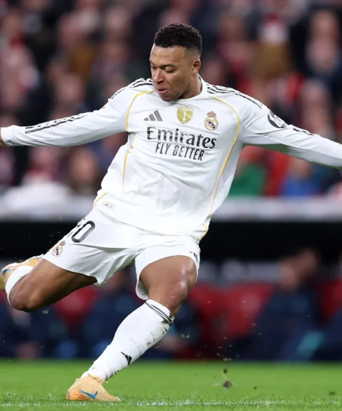 Infortunio al ginocchio per Kylian Mbappé