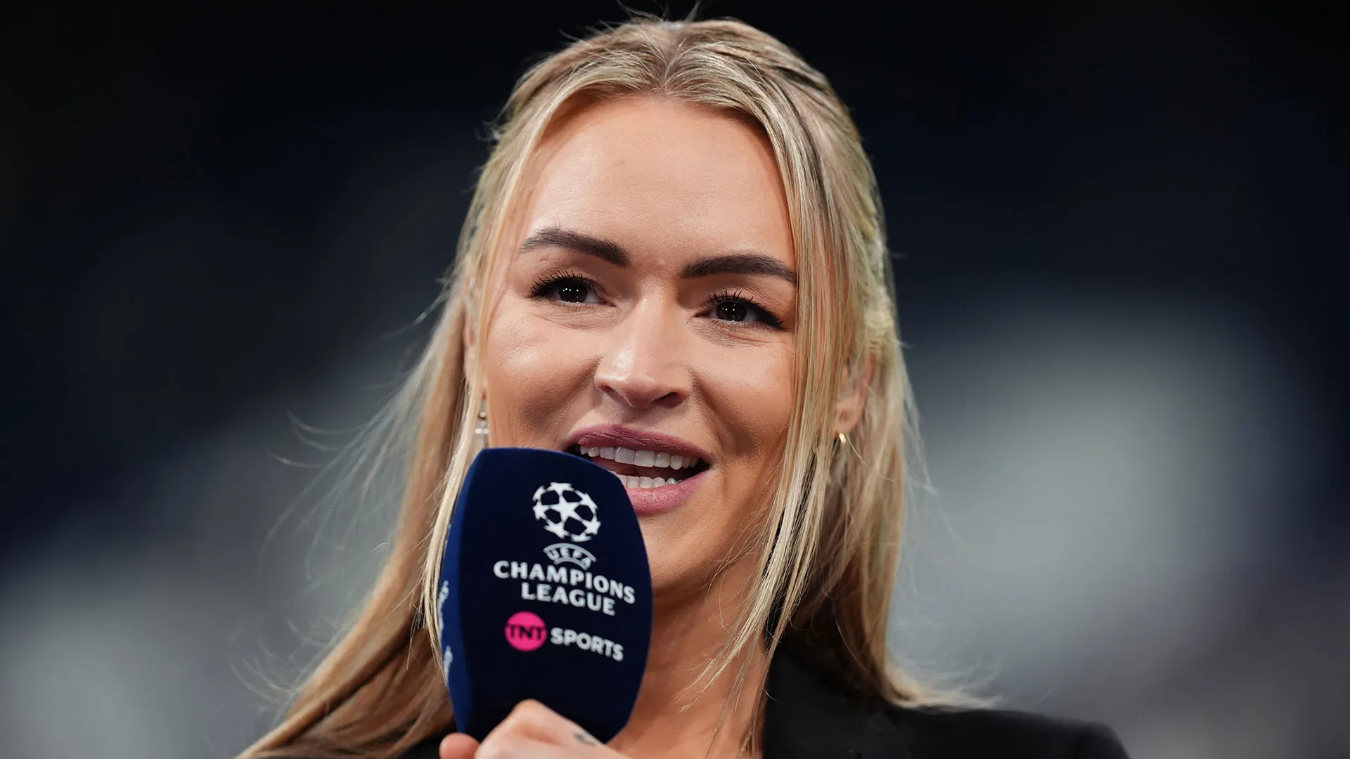 Anche sui social in tantissimi hanno festeggiato il ritorno in tv di Laura Woods
