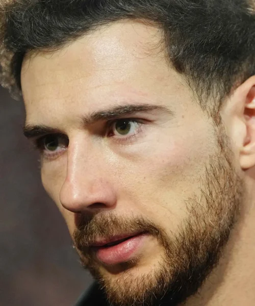 Leon Goretzka telefona al suo ex allenatore: cambia tutto. Immagini