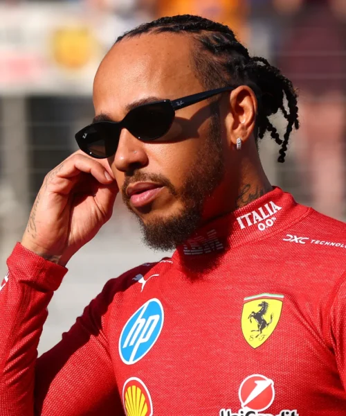 Hamilton avvisa la Ferrari: “Nessuno mi contatti. Mi devo ritirare? Chi lo dice non è al mio livello”