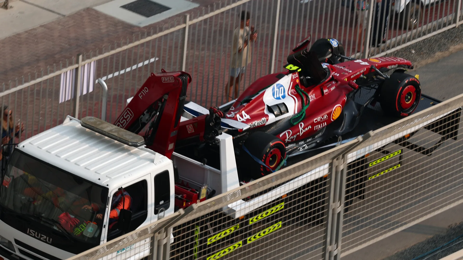 La Ferrari numero 44 è tornata mestamente ai box