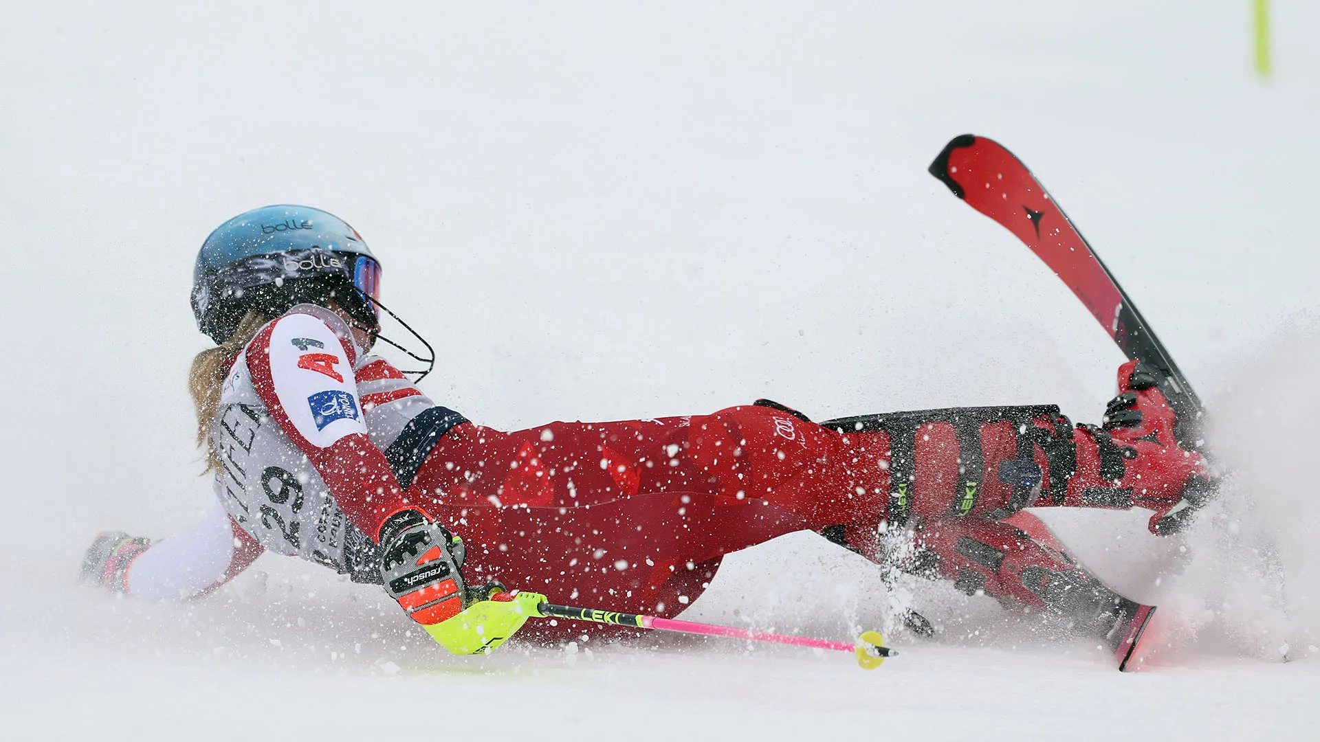 La caduta sulla neve è stata particolarmente violenta