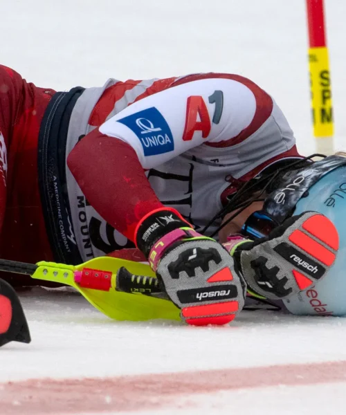 Cade rovinosamente a pochi metri dal traguardo: foto