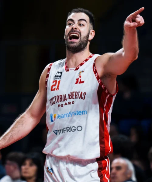 Pesaro, Lorenzo Bucarelli costretto allo stop