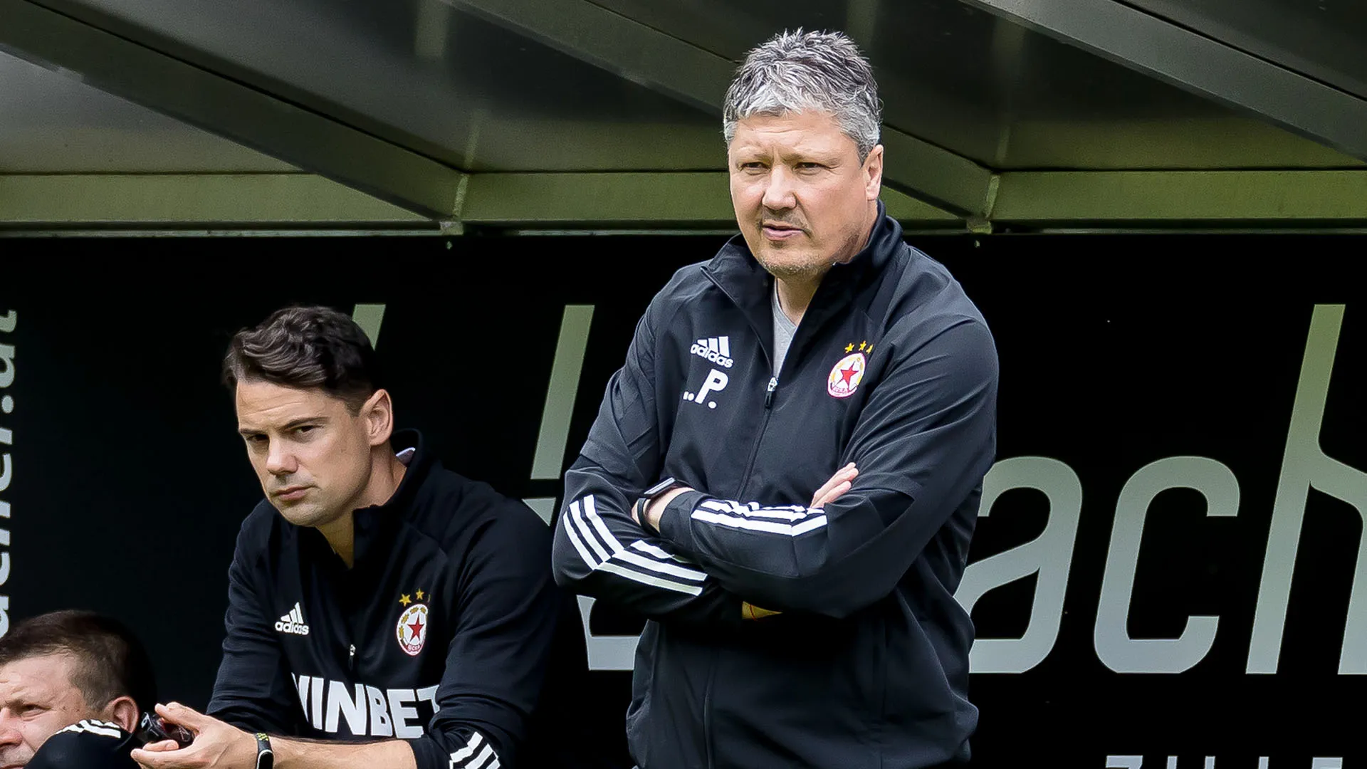 Con l'Atletico Madrid vinse un campionato spagnolo nel 1996