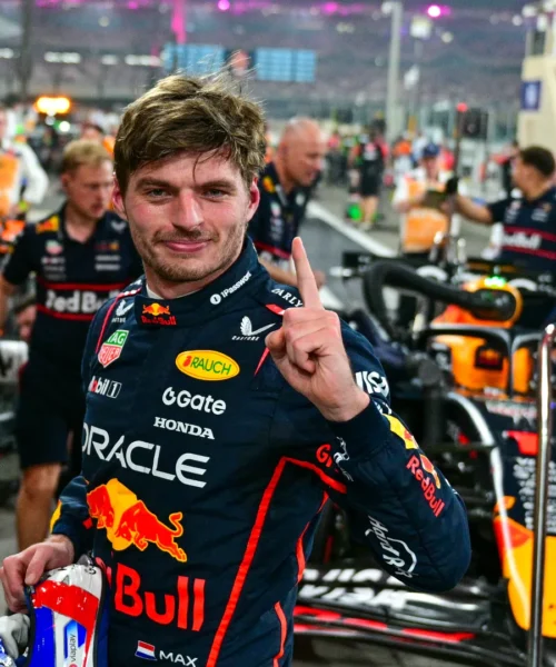 F1 GP Abu Dhabi: capolavoro Red Bull, Verstappen in pole davanti alle McLaren. Ok Leclerc, flop Hamilton