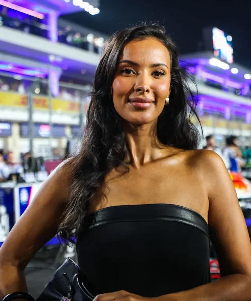 Modelle e VIP sorprendenti sfilano durante la gara di Formula 1: foto