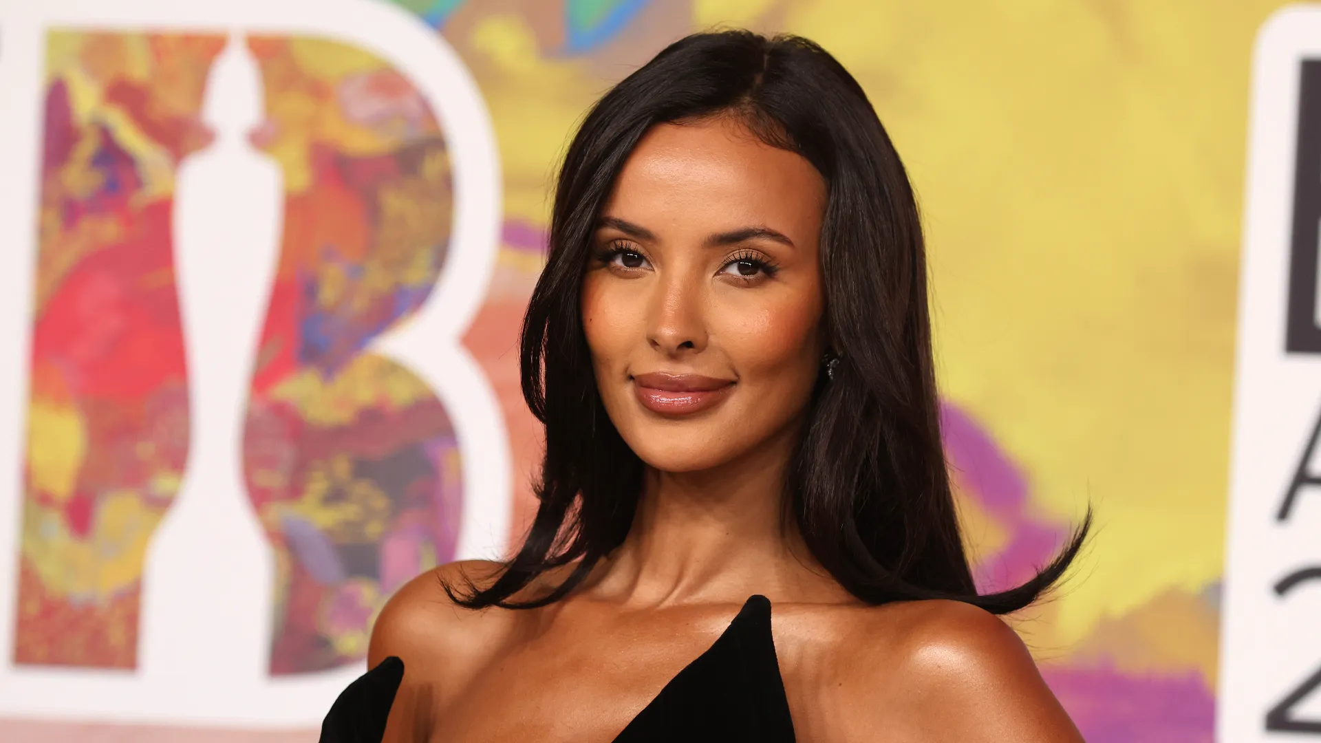 Ha origini somale da parte del padre e svedesi da parte della madre
