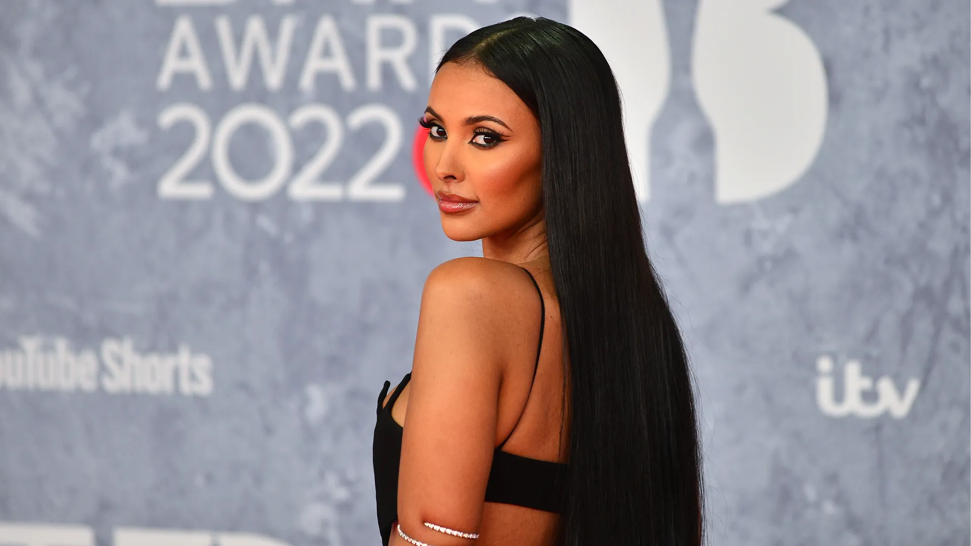 Maya Jama è una conduttrice televisiva e radiofonica britannica nata a Bristol nel 1994
