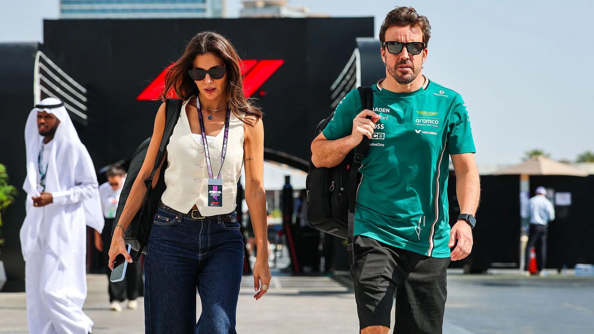 La giornalista di DAZN e il due volte campione del mondo di F1 sono inseparabili nel paddock