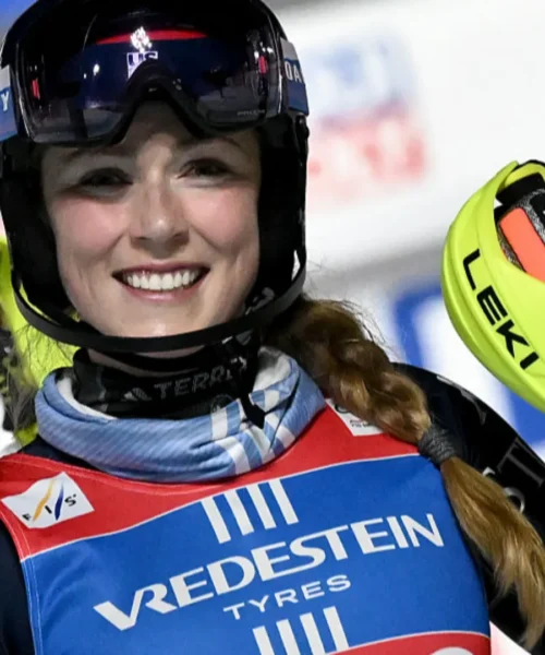 Mikaela Shiffrin imbattibile, quarto successo nello slalom in notturna