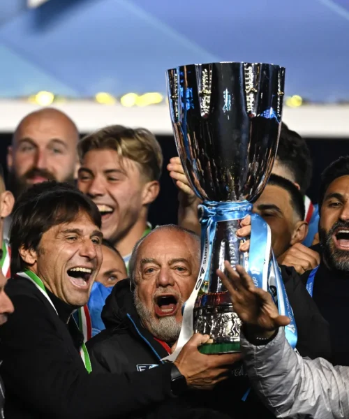 Napoli, Antonio Conte e Aurelio De Laurentiis si godono il trionfo in Supercoppa