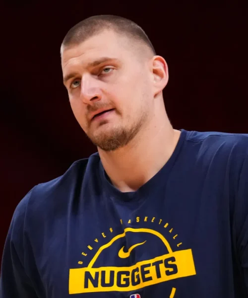 Infortunio meno grave del previsto per Nikola Jokic ma Denver è in emergenza