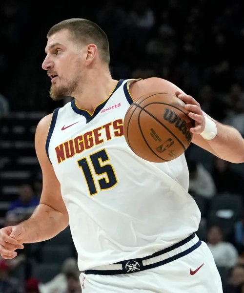 NBA: Jokic trascina Denver al successo con Houston, brilla il rookie Flagg