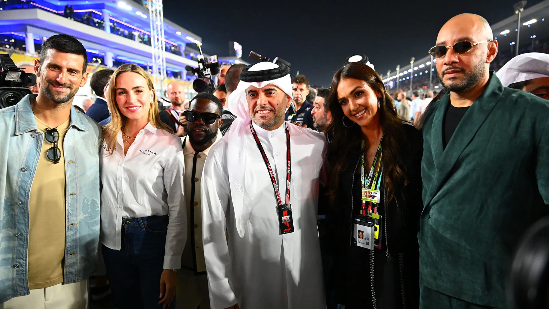 Qui il fuoriclasse serbo è con altri VIP come Jessica Alba e Kevin Hart