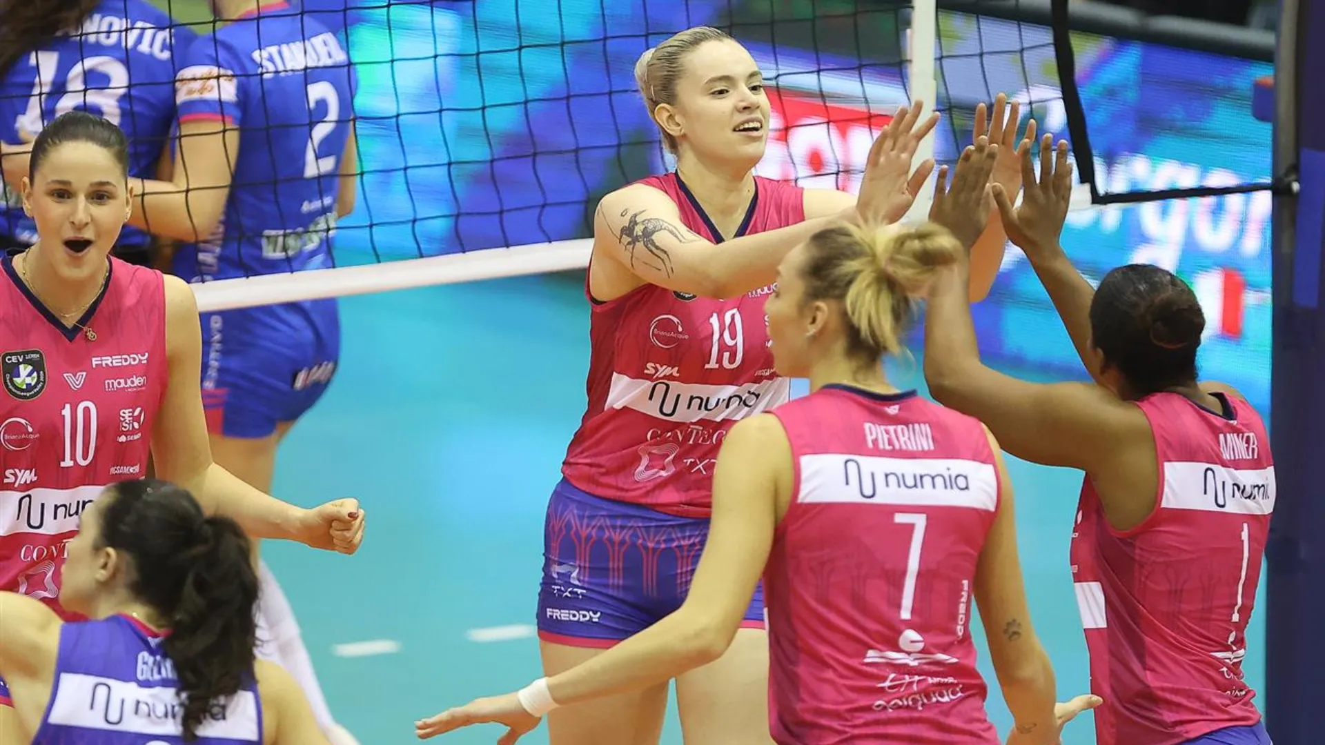 Dopo i pochi palloni toccati all'esordio, un'altra partita vissuta da spettatrice.