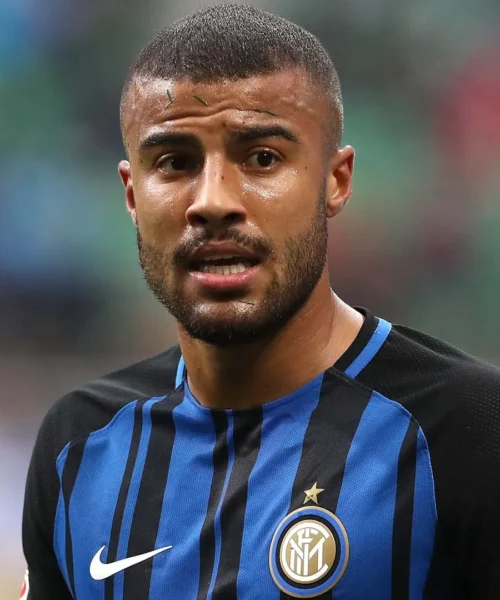 Il ginocchio tradisce Rafinha: “Calcio, addio”