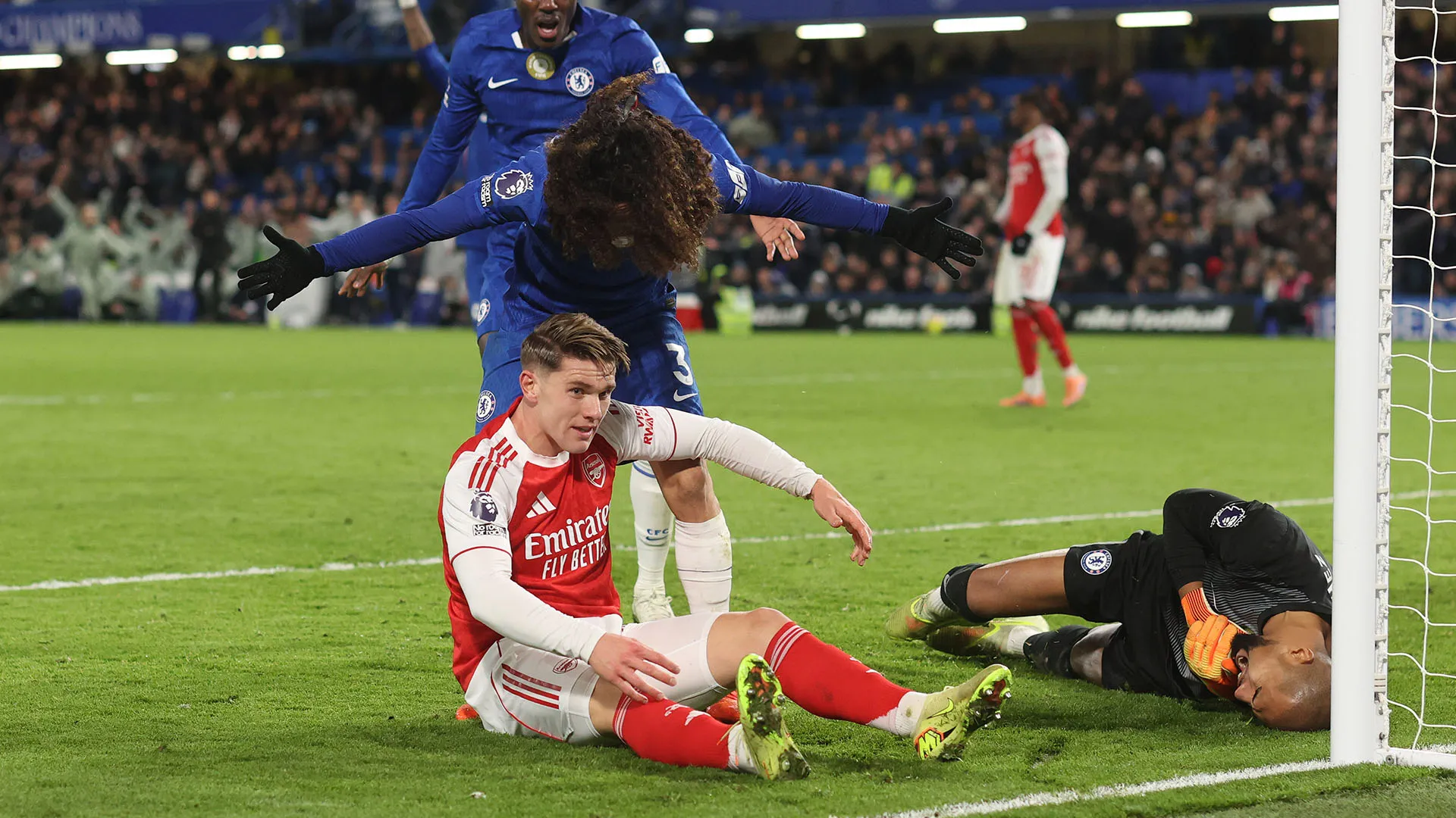 Marc Cucurella si è precipitato per rimproverare l'attaccante svedese dei Gunners