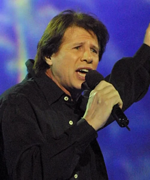 Sandro Giacobbe è morto a 75 anni, fu anche giocatore e allenatore della Nazionale Cantanti