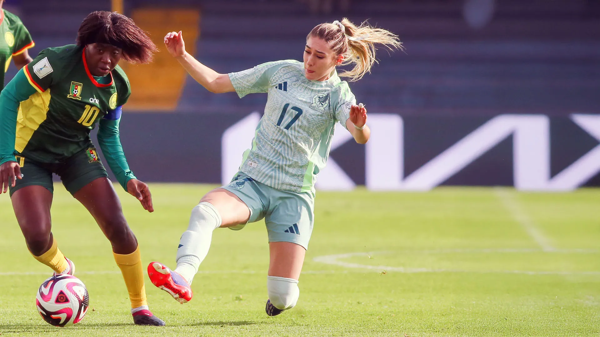 Tatiana è cresciuta calcisticamente nelle giovanili del Chelsea e dell'Atletico Madrid