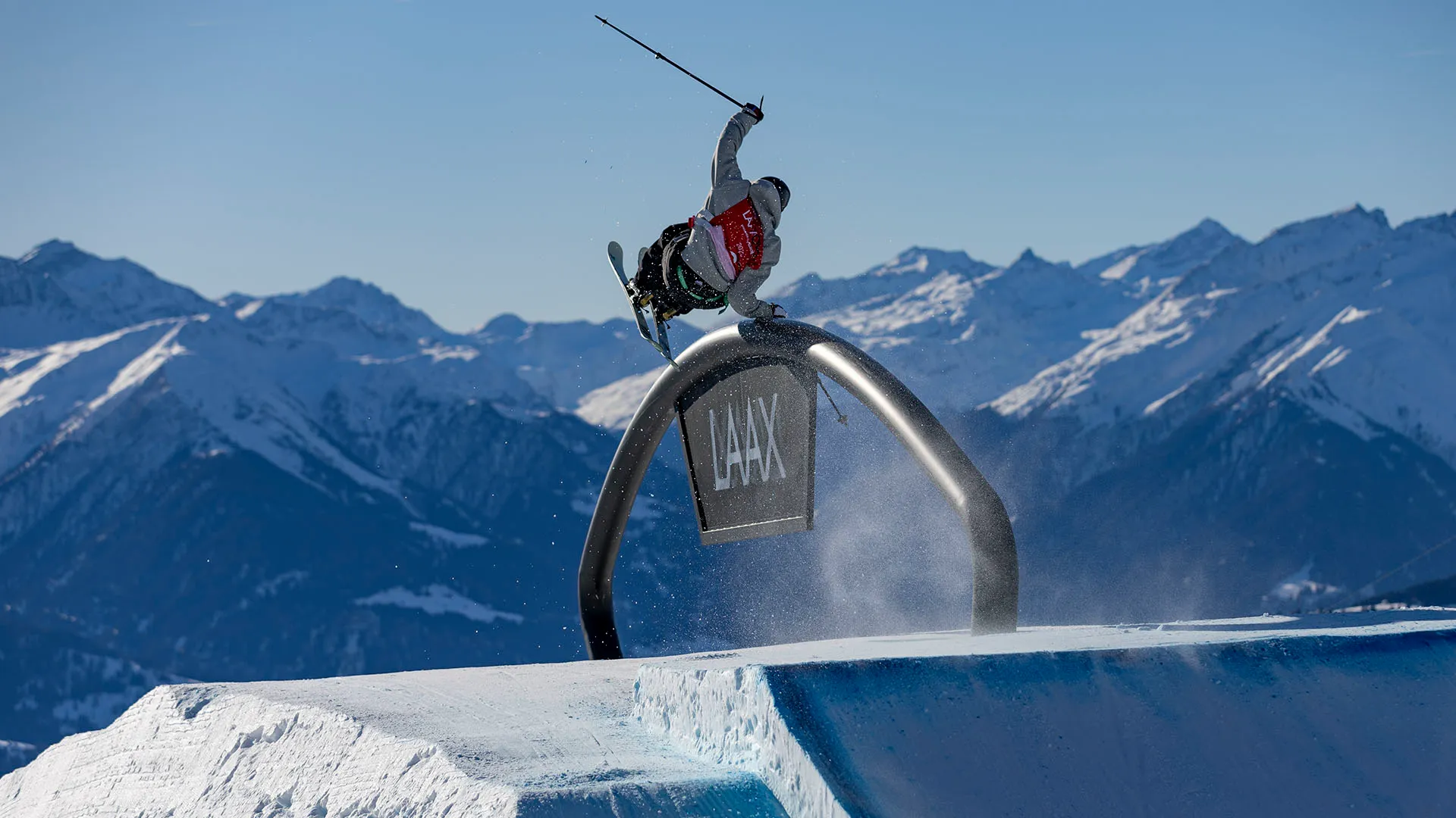 Il 16 marzo 2024 ha ottenuto il suo primo podio nel massimo circuito