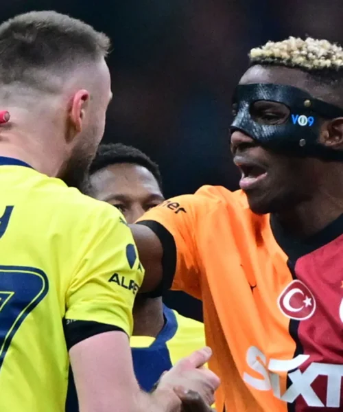 Succede di tutto a Istanbul: le foto della battaglia tra Fenerbahce e Galatasaray