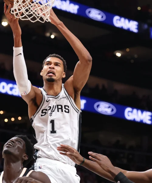 NBA, Victor Wembanyama sempre più vicino a due mostri sacri