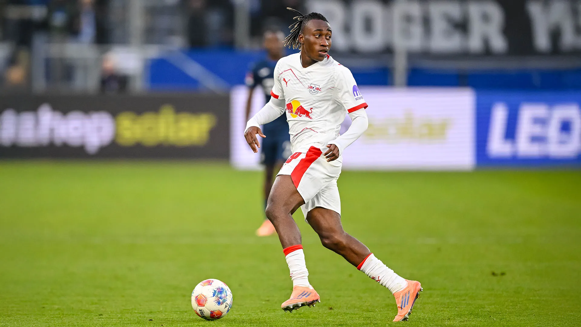 Inoltre i catalani dovrebbero affrontare la durissima concorrenza del Manchester City
