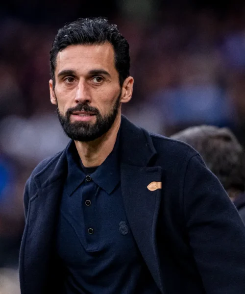 Arbeloa si scontra con il senatore e i tifosi insorgono: è polemica