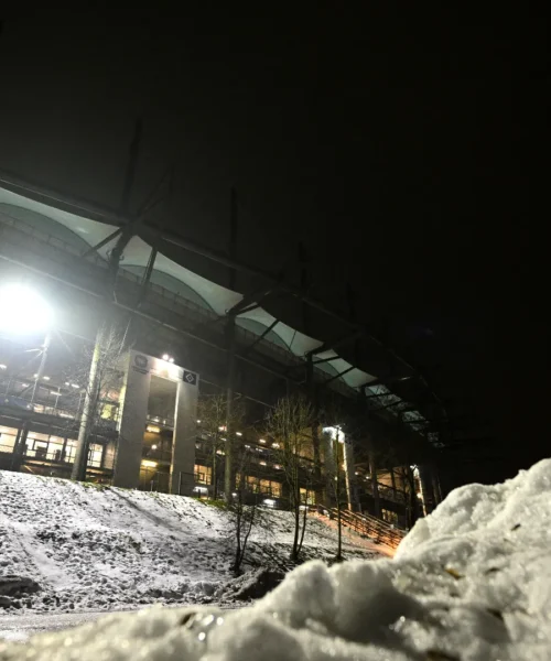 Preoccupa il tetto, rinviata Amburgo-Bayer Leverkusen