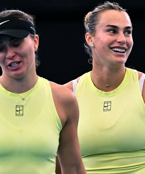 Aryna Sabalenka e Paula Badosa fanno scalpore dentro e fuori dal campo: le foto