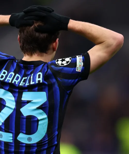 Inter, tifosi divisi su Barella. Tanti lo attaccano: “Inadeguato a questi livelli”
