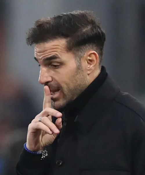 Mercato Como, via libera per Fabregas alla big. Ma lui prende tempo