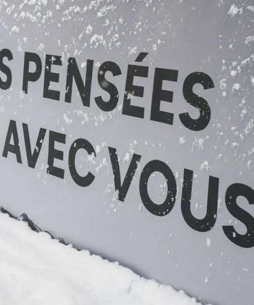 Che tristezza a Crans-Montana: alcuni sponsor se ne infischiano del lutto