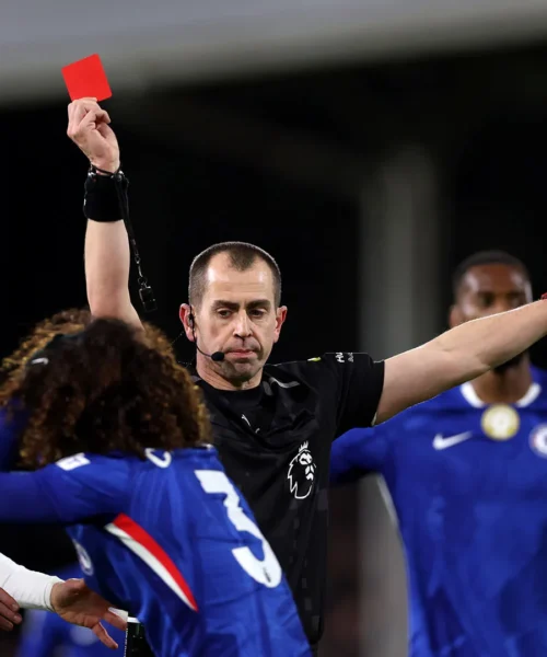 Marc Cucurella cacciato dal campo dopo 20 minuti: le foto del grave errore