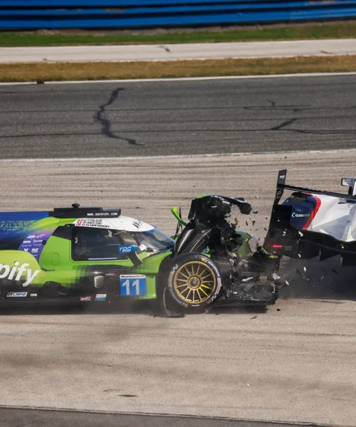 Spaventoso incidente ad alta velocità, le immagini dello schianto