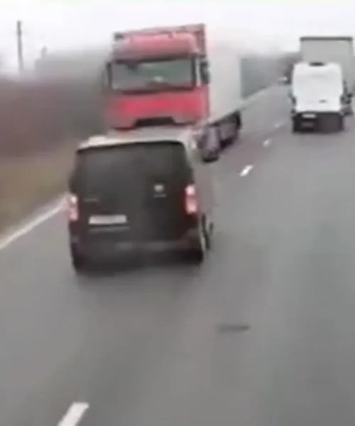 Il video del tragico incidente costato la vita a sette tifosi del Paok Salonicco