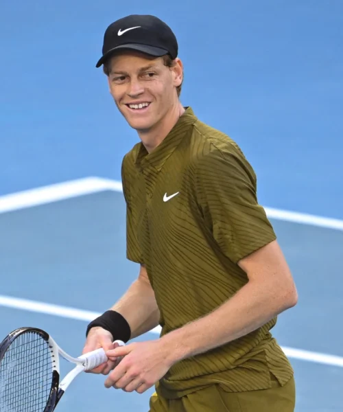 Il sorriso di Jannik Sinner, le lacrime di Hugo Gaston: guarda il video degli highlights