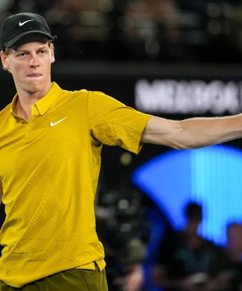 Jannik Sinner più forte del caldo e dei crampi: Spizzirri ko