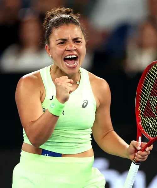 Jasmine Paolini più forte della pioggia: avanti tutta
