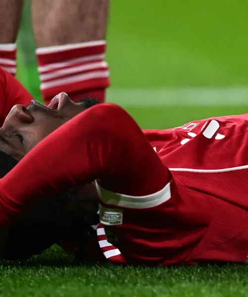 Incubo per Jeremie Frimpong, la sua partita dura 4 minuti. Immagini