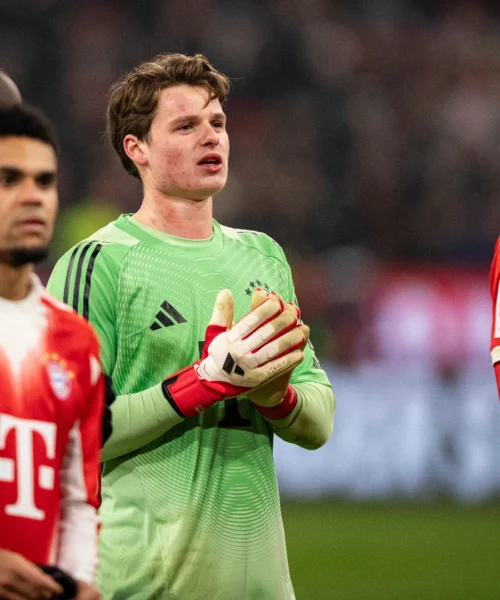 Bayern rimontato in casa dall’Augsburg: addio imbattibilità, pesa anche la papera di Urbig