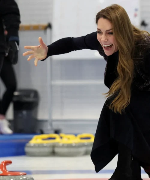 Kate si dà al curling per Milano Cortina 2026: le foto