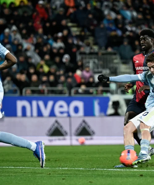 Ezio Greggio a valanga contro la Juventus