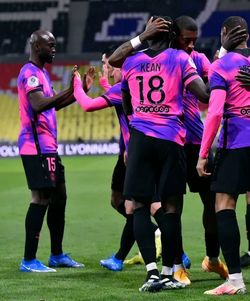 Bayern Monaco, torna di moda l’ex bomber del PSG. Immagini