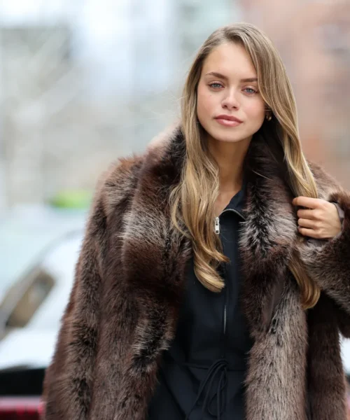 Discreta, elegante, sorridente: Laila Hasanovic promossa a pieni voti. Le foto