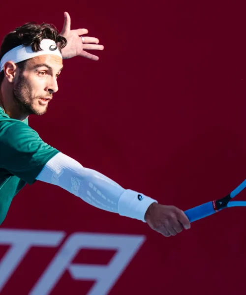 Lorenzo Musetti lotta ma perde in finale ad Hong Kong