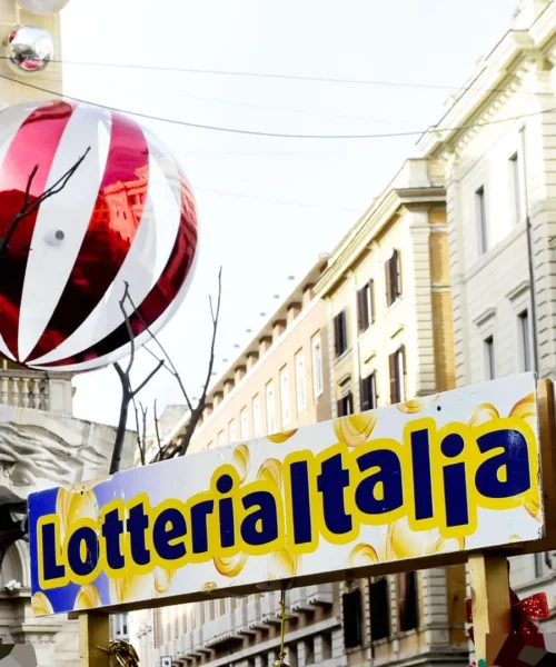 Lotteria Italia 2025-26, l’ammissione del venditore del biglietto da 5 milioni: è di Roma