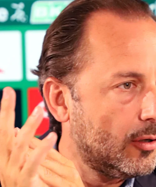 Mercato Bari, l’ennesimo ribaltone fa infuriare i tifosi